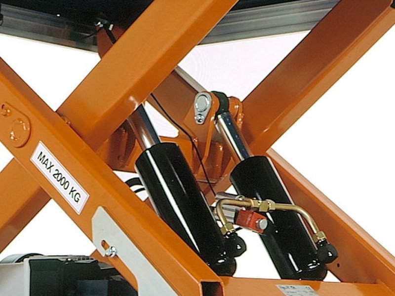 Scissor lift mechanism showing the hydraulic ram and crossed arms